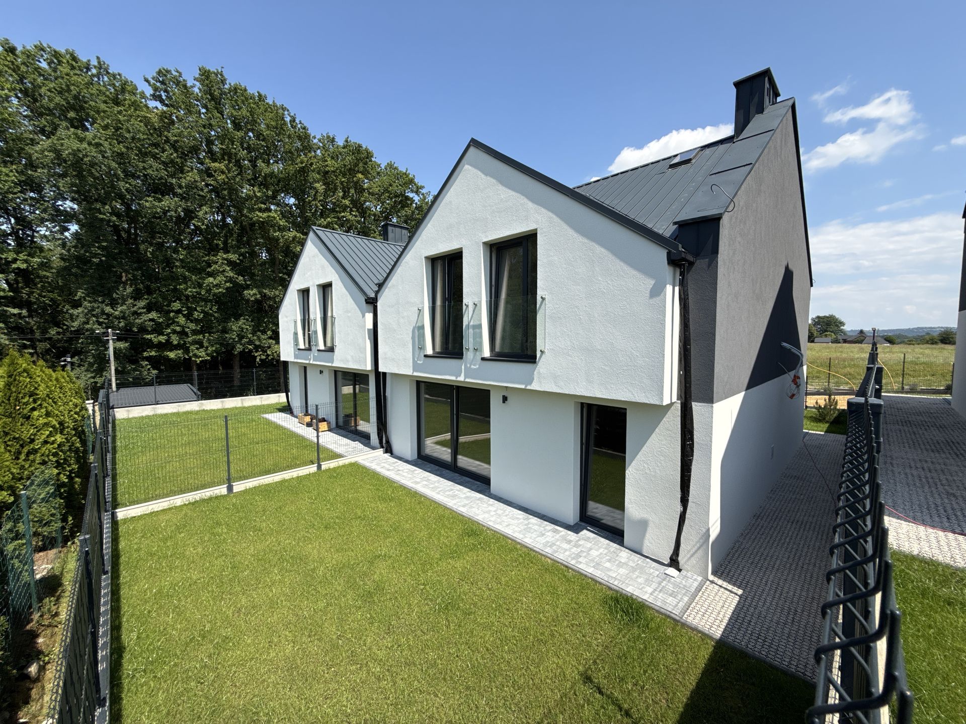 Dom – widok z ogrodu